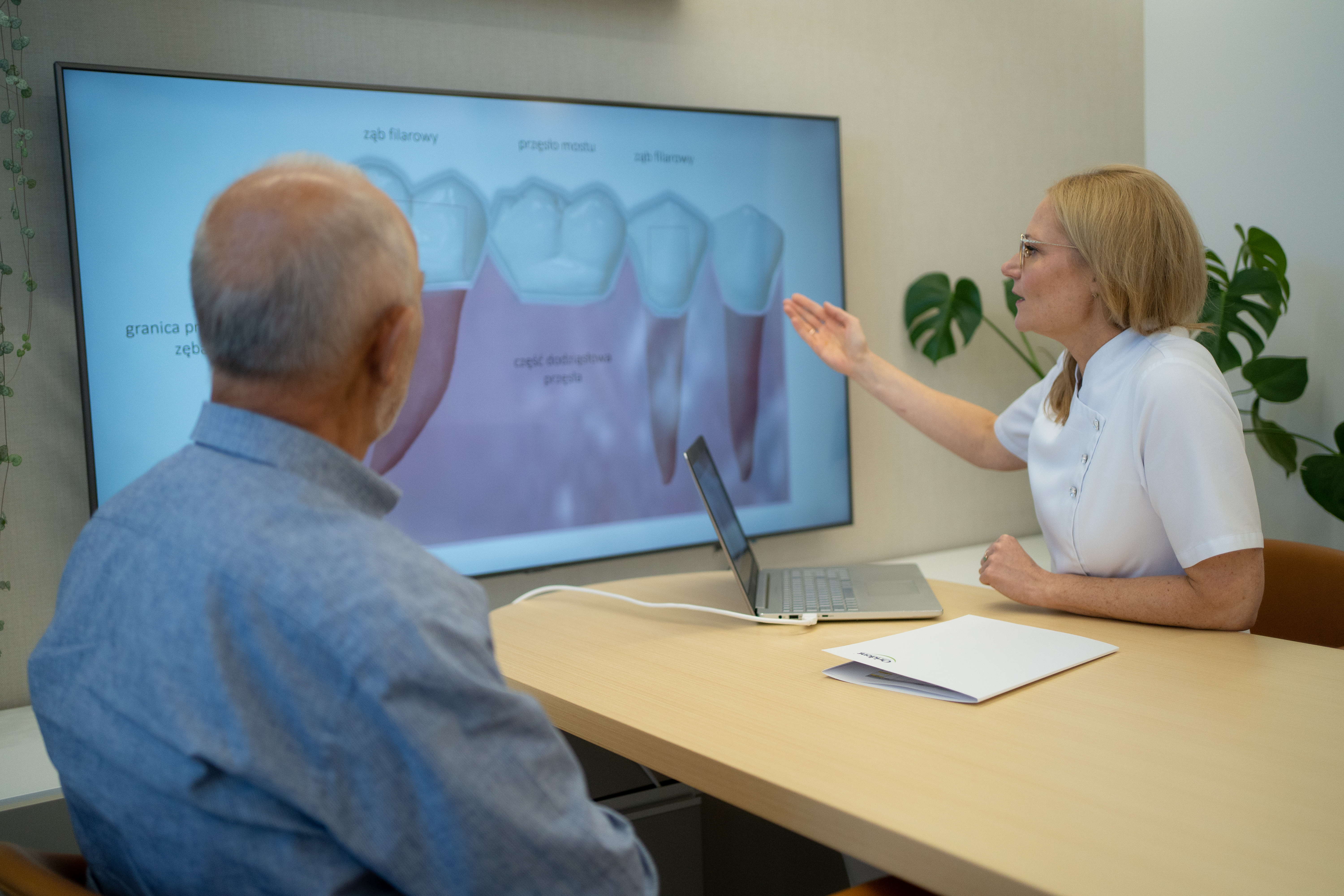 Implant pojedynczy
